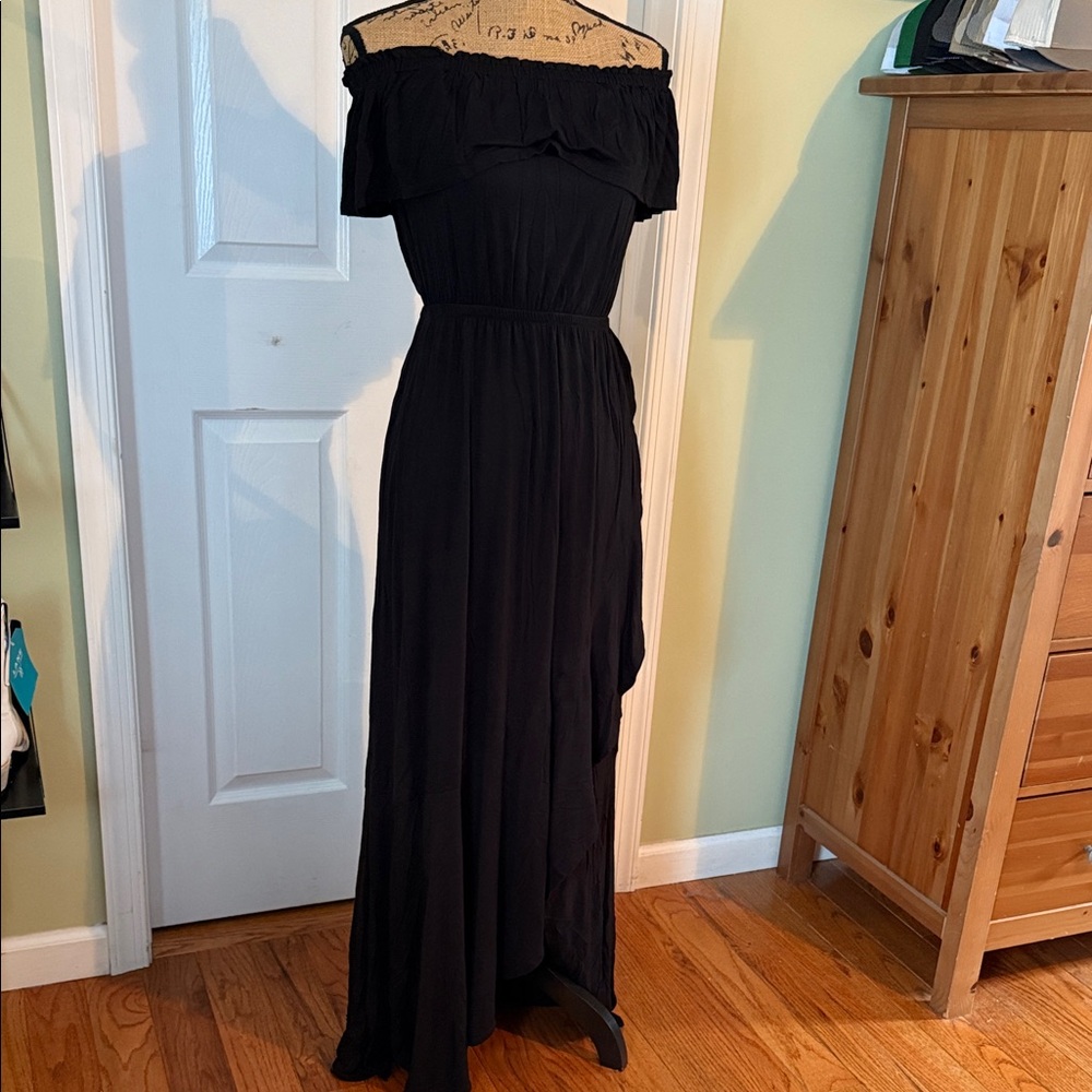 Express Elegant Black Off-Shoulder Maxi Dress